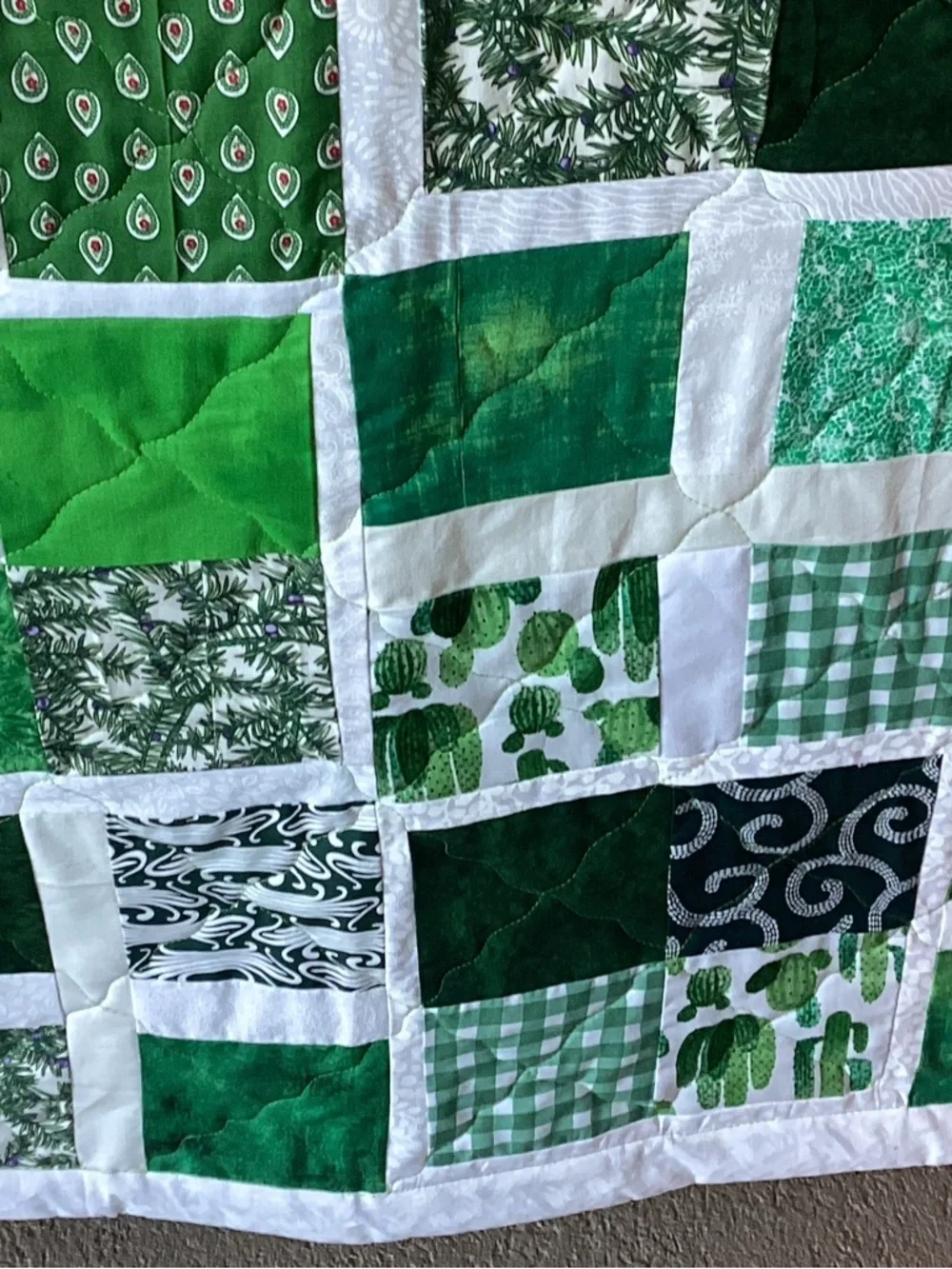 NWT Hand Crafted Green and White Bright Quilt